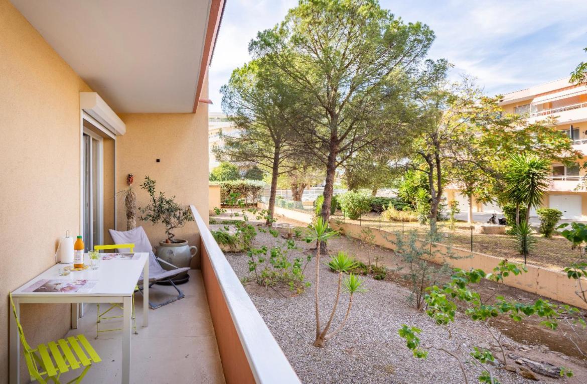 Joli T2 Tres Proche De La Plage De Fréjus 外观 照片