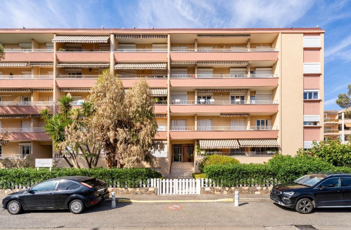 Joli T2 Tres Proche De La Plage De Fréjus 外观 照片