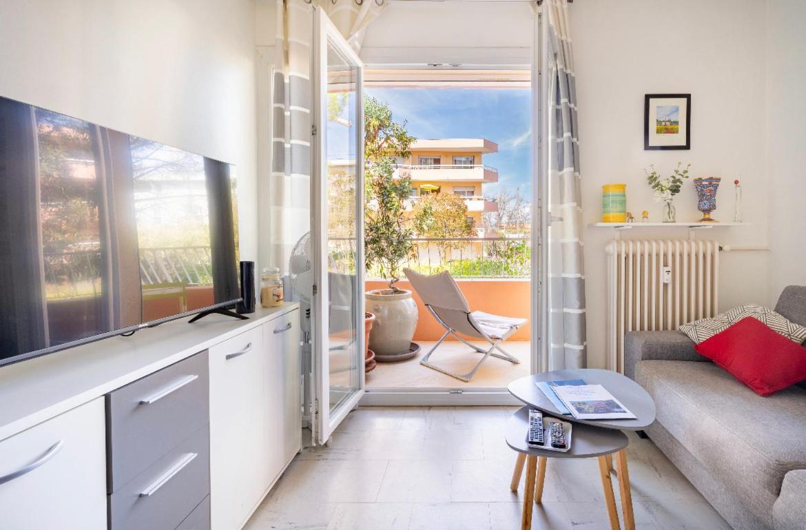 Joli T2 Tres Proche De La Plage De Fréjus 外观 照片